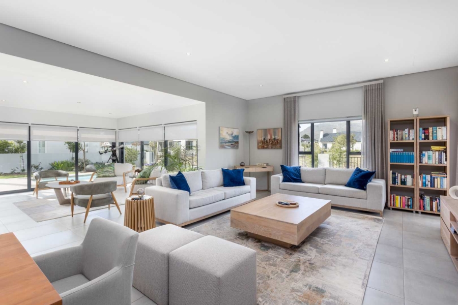 4 Bedroom Property for Sale in Val De Vie Estate Western Cape